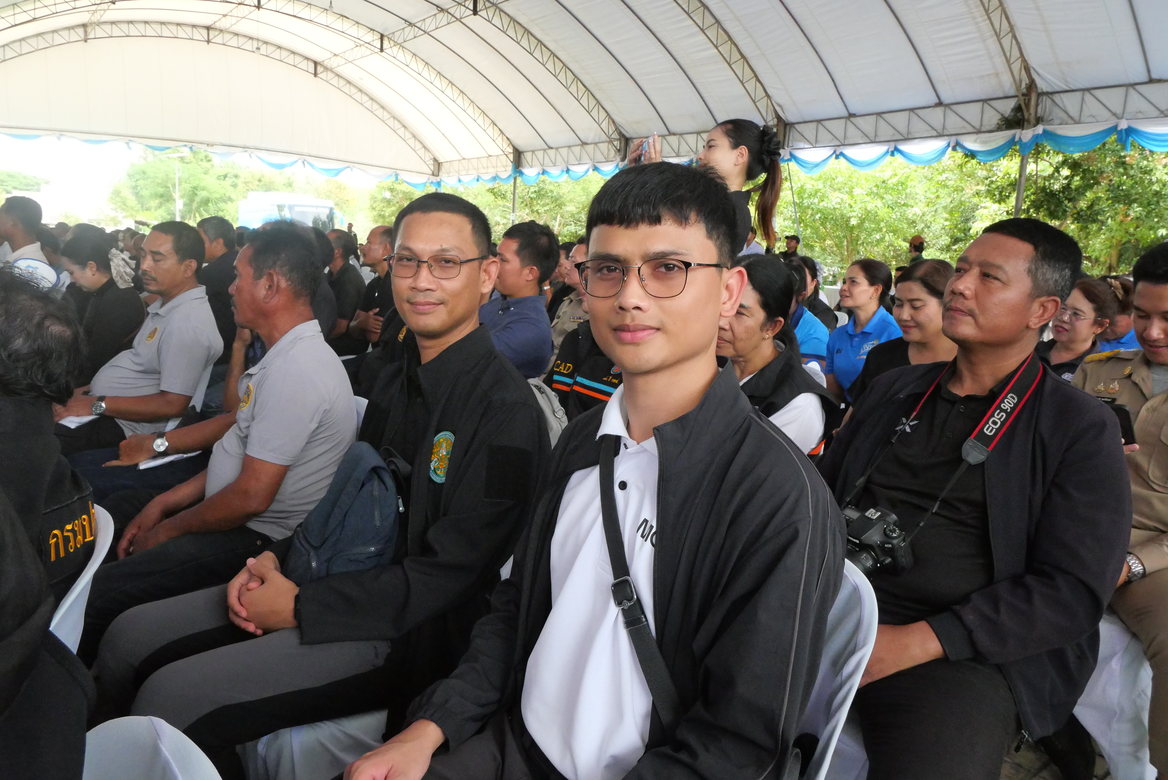title - เลขาธิการ ส.ป.ก. พร้อมคณะ ร่วมลงพื้นที่กับคณะนายกรัฐมนตรี ติดตามการบริหารจัดการน้ำ เพิ่มศักยภาพระบายน้ำ ลดเสี่ยงน้ำท่วมหาดใหญ่ 